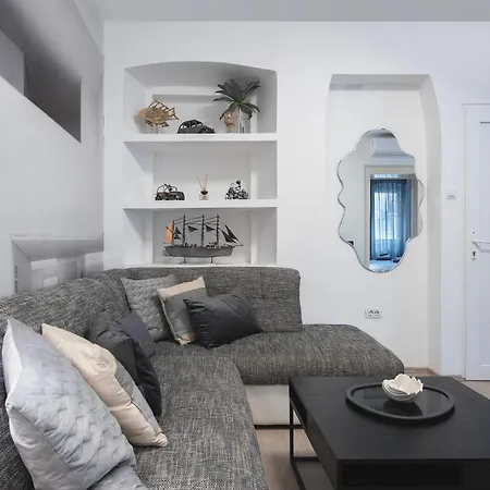 Arta Center Ii - With Private Parking Pula