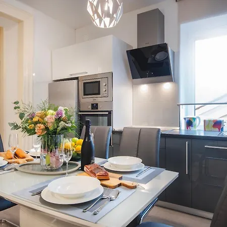 Arta Center Ii - With Private Parking Pula