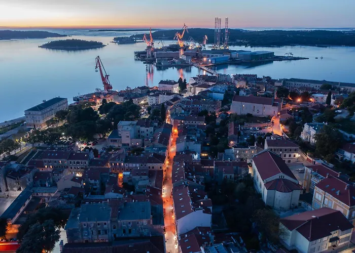 Appartement Arta Center Ii - With Private Parking Pula