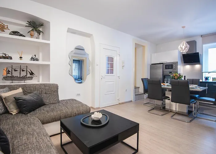Appartement Arta Center Ii - With Private Parking Pula