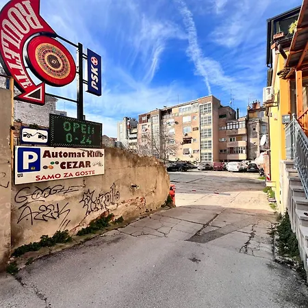 Arta Center With Private Parking Ii Apartment Pula