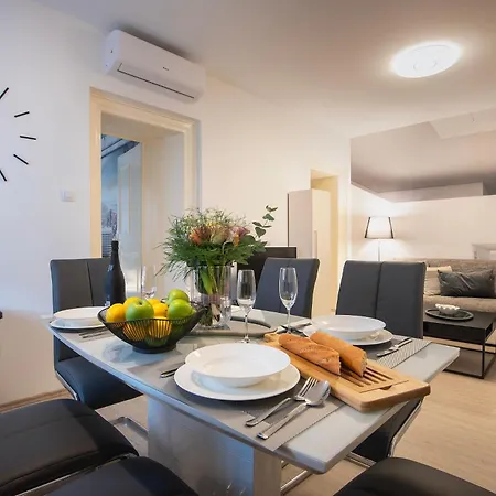 Apartman Arta Center Ii - With Private Parking Pula