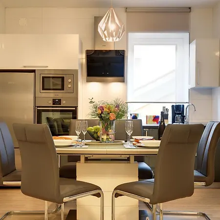 Arta Center Ii - With Private Parking * 普拉