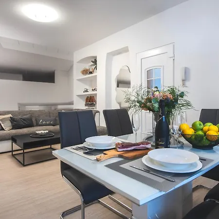 Arta Center With Private Parking Ii Apartment