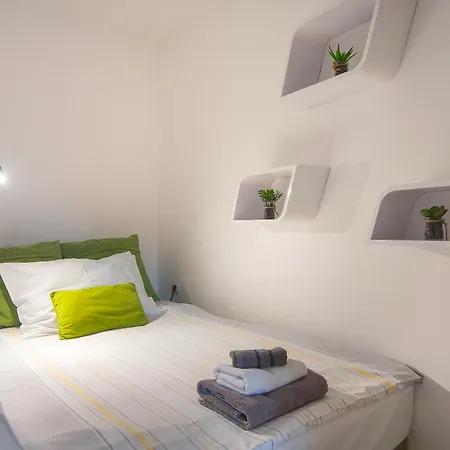Arta Center With Private Parking Ii Apartment
