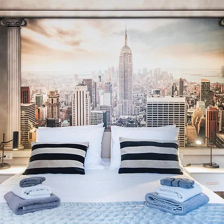 Arta Center Ii - With Private Parking شقة بولا